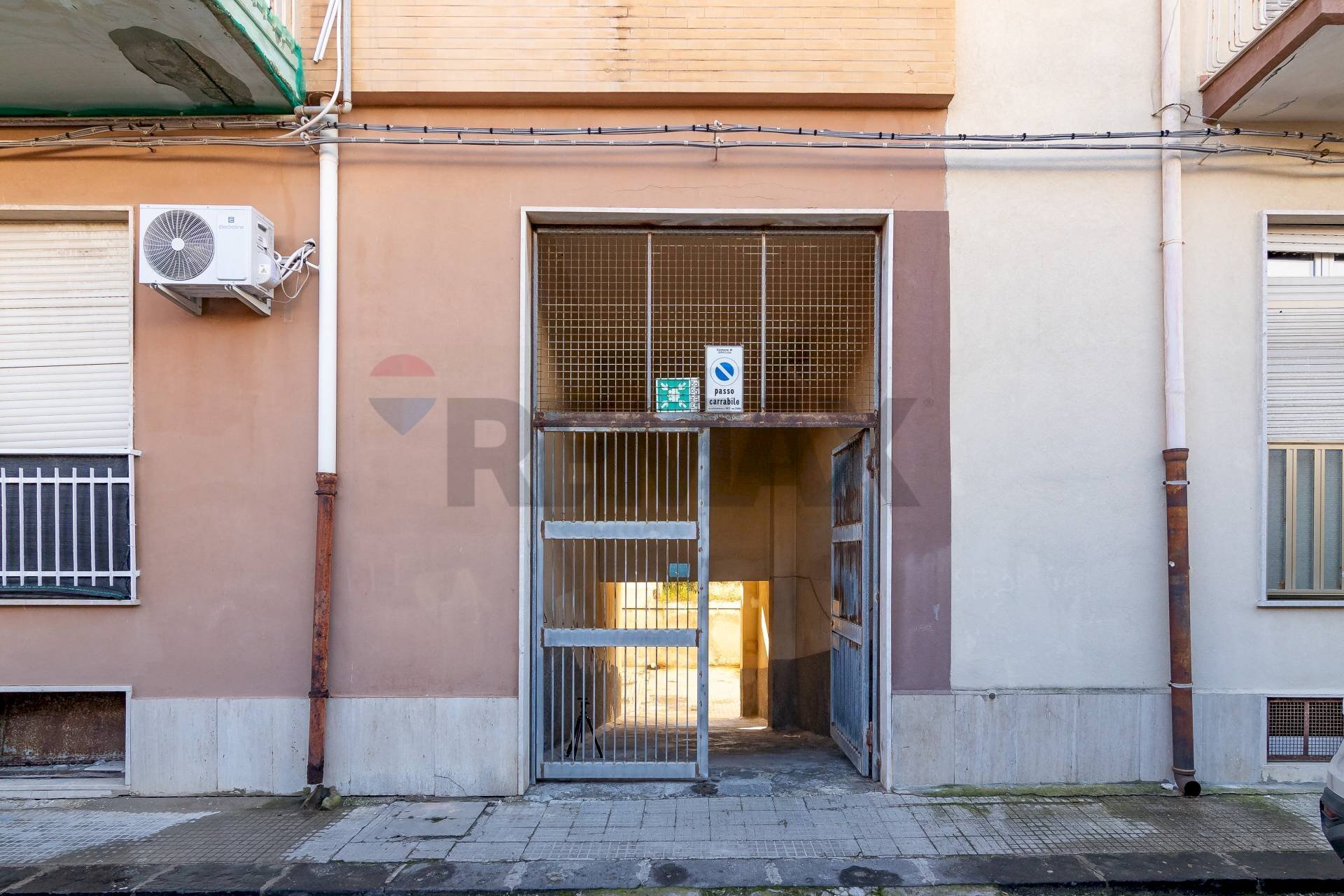 Edificio all\'aperto - Box Via Zara, Siracusa - foto 1