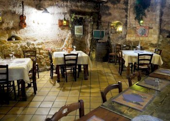 Sala da pranzo - Attività Commerciale via alfieri
 
2, Lentini - foto 6