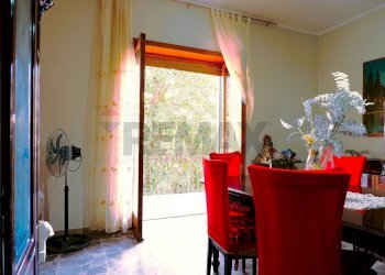 Sala da pranzo - Appartamento VIA GEMITO
 
19, Caserta - foto 8