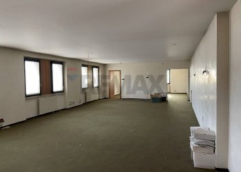 Stanza vuota - Locale Commerciale Loc. Ponte Mas
 
242, Sospirolo - foto 8