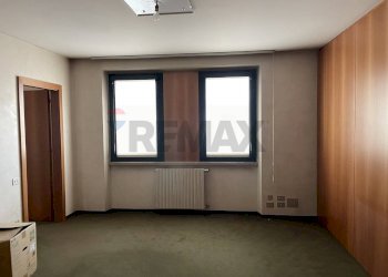 Stanza vuota - Locale Commerciale Loc. Ponte Mas
 
242, Sospirolo - foto 13