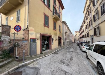Edificio all\'aperto - Negozio Via Monina
 
1/A, Ancona - foto 13
