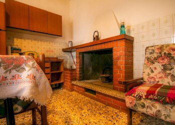 Soggiorno - Casa semi indipendente Frazione San Giovanni
 
4, Fabriano - foto 1