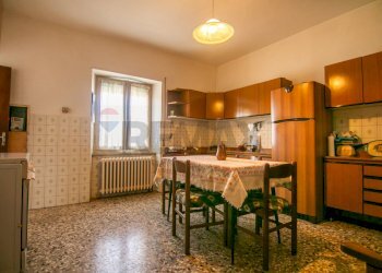 Cucina - Casa semi indipendente Frazione San Giovanni
 
4, Fabriano - foto 3