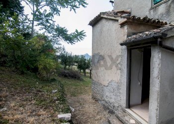 Casa all\'aperto - Casa semi indipendente Frazione San Giovanni
 
4, Fabriano - foto 8