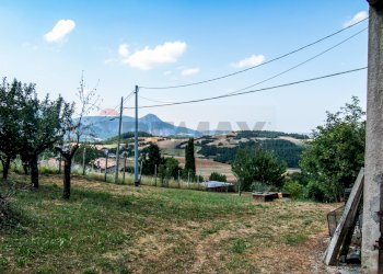 Vista delle montagne - Casa semi indipendente Frazione San Giovanni
 
4, Fabriano - foto 10