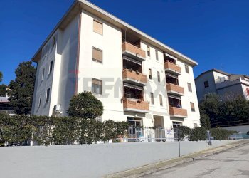 Edificio all\'aperto - Quadrilocale Montefano - foto 1