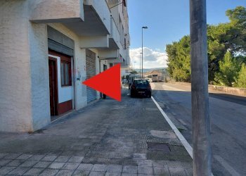 Foto 1 - Locale Commerciale Via Dante Alighieri
 
39, Vieste - foto 1