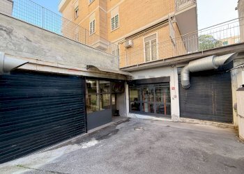 Edificio all\'aperto - Commercial Premises Via Valmontone
 
16, Roma - photo 16