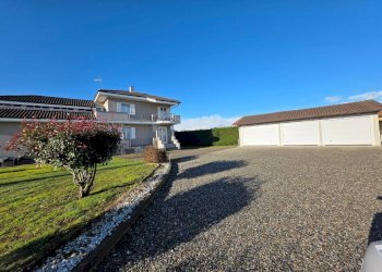 Foto 7 - Villa Via Boschetti
 
15, Front - photo 7