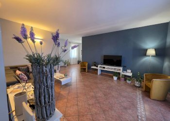 Foto 8 - Villa Via Boschetti
 
15, Front - photo 8