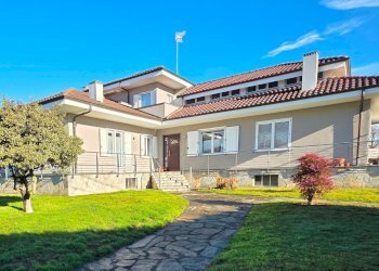 Foto 12 - Villa Via Boschetti
 
15, Front - photo 12