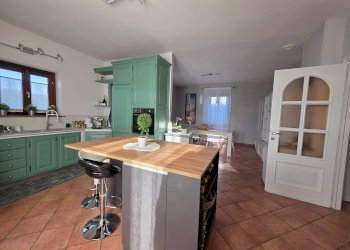 Foto 13 - Villa Via Boschetti
 
15, Front - photo 13