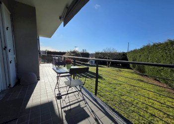 Foto 18 - Villa Via Boschetti
 
15, Front - photo 18