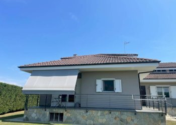 Foto 25 - Villa Via Boschetti
 
15, Front - photo 25