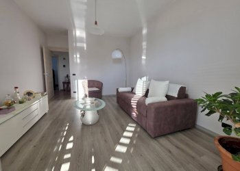 Foto 26 - Villa Via Boschetti
 
15, Front - photo 26