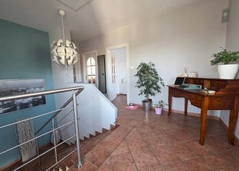 Foto 36 - Villa Via Boschetti
 
15, Front - photo 36