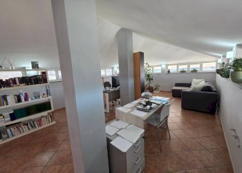 Foto 42 - Villa Via Boschetti
 
15, Front - photo 42