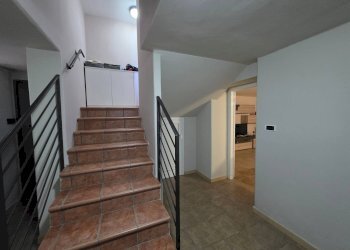 Foto 47 - Villa Via Boschetti
 
15, Front - photo 47