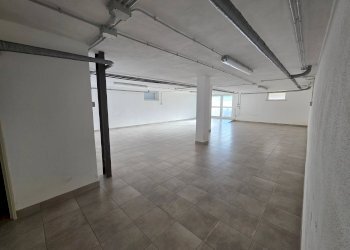 Foto 55 - Villa Via Boschetti
 
15, Front - photo 55