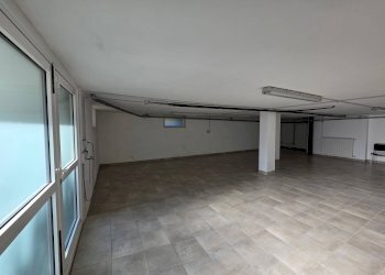 Foto 57 - Villa Via Boschetti
 
15, Front - photo 57