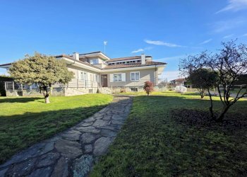 Foto 58 - Villa Via Boschetti
 
15, Front - photo 58