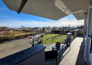 Foto 65 - Villa Via Boschetti
 
15, Front - photo 65