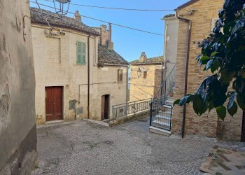 Foto 7 - Quadrilocale Vicolo Porta Vecchia
 
1, Acquaviva Picena - foto 7