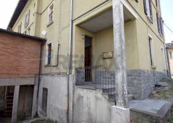 Edificio all\'aperto - Trilocale Viale Martiri della Libertà
 
63, Borgo Val di Taro - foto 21