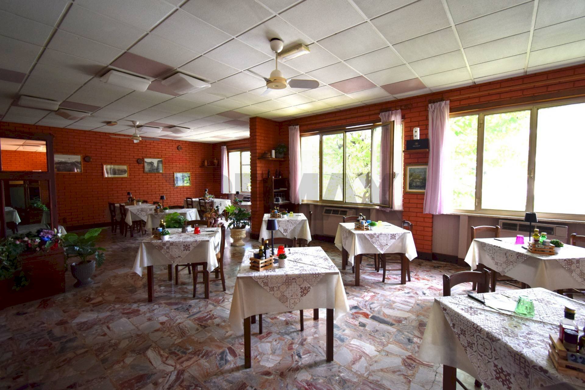 Ufficio - Commercial Premises Viale Martiri della Libertà
63, Borgo Val di Taro - photo 3