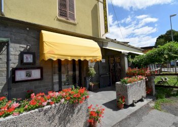 Ingresso - Locale Commerciale Viale Martiri della Libertà
 
63, Borgo Val di Taro - foto 1