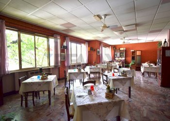 Sala da pranzo - Locale Commerciale Viale Martiri della Libertà
 
63, Borgo Val di Taro - foto 2