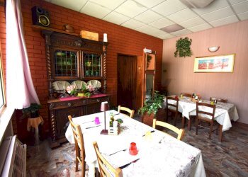 Sala da pranzo - Locale Commerciale Viale Martiri della Libertà
 
63, Borgo Val di Taro - foto 5