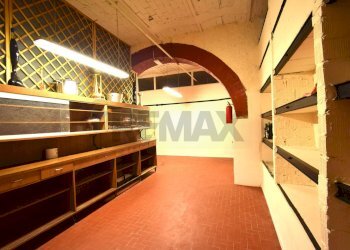 Dispensa di stoccaggio - Locale Commerciale Viale Martiri della Libertà
 
63, Borgo Val di Taro - foto 48