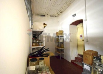 Hall / corridoio - Locale Commerciale Viale Martiri della Libertà
 
63, Borgo Val di Taro - foto 49