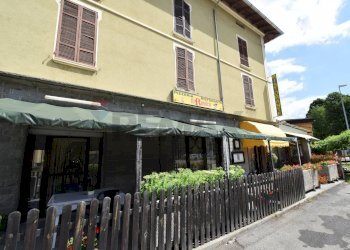 Edificio all\'aperto - Locale Commerciale Viale Martiri della Libertà
 
63, Borgo Val di Taro - foto 52