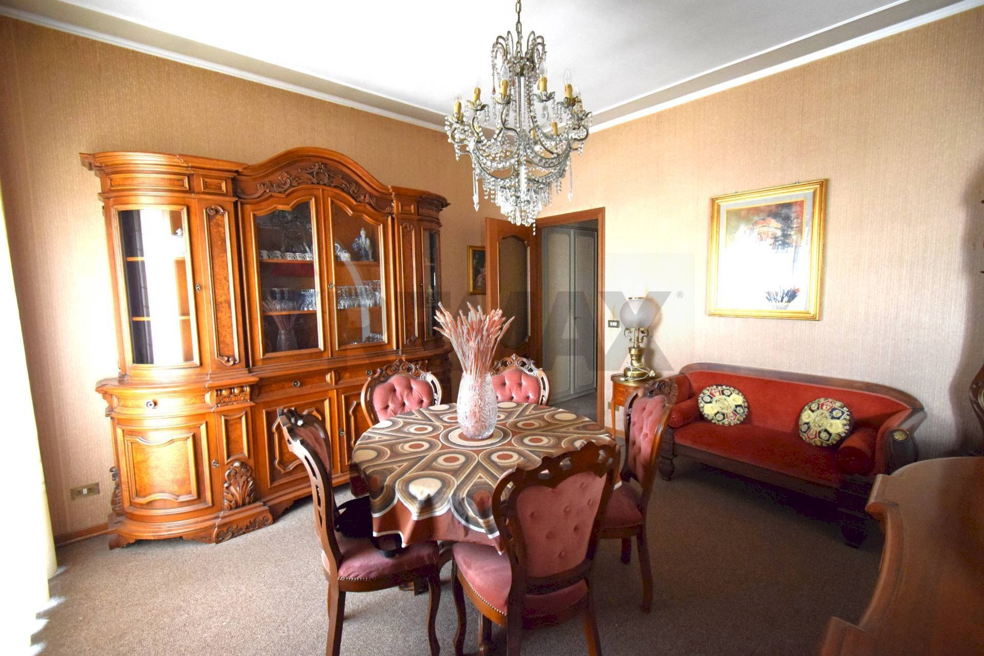 Sala da pranzo - Quadrilocale Viale Martiri della Libertà
 
63, Borgo Val di Taro - foto 2