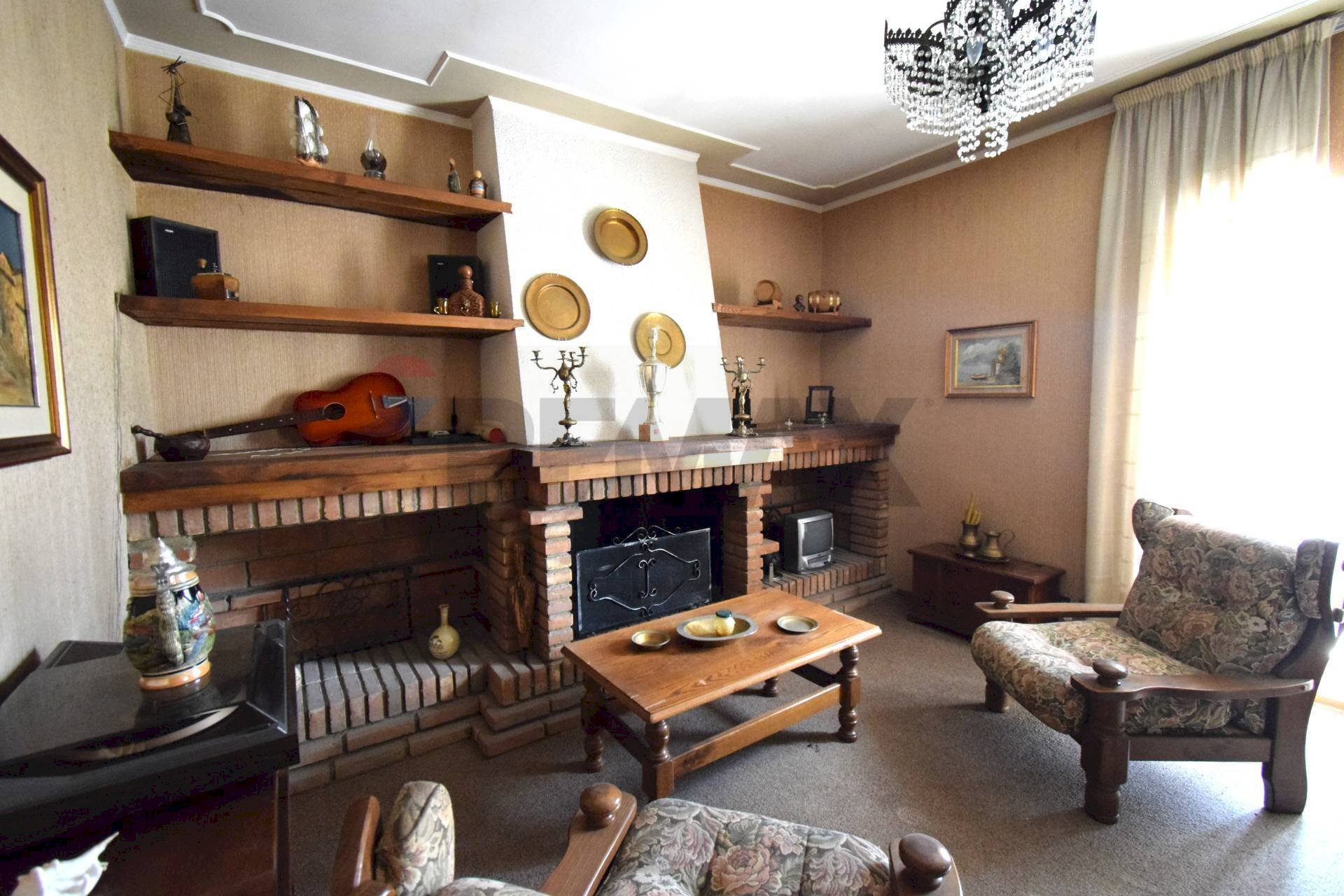 Soggiorno - Quadrilocale Viale Martiri della Libertà
 
63, Borgo Val di Taro - foto 3