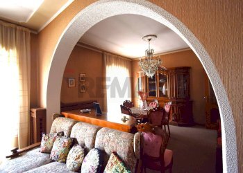 Sala da pranzo - Quadrilocale Viale Martiri della Libertà
 
63, Borgo Val di Taro - foto 5