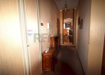Hall / corridoio - Quadrilocale Viale Martiri della Libertà
 
63, Borgo Val di Taro - foto 10