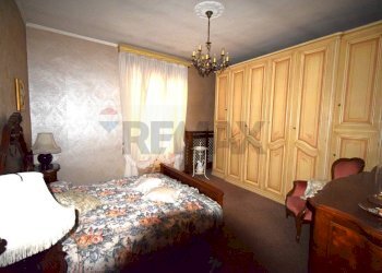 Camera / camera da letto - Quadrilocale Viale Martiri della Libertà
 
63, Borgo Val di Taro - foto 18