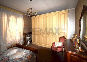 Camera / camera da letto - Quadrilocale Viale Martiri della Libertà
 
63, Borgo Val di Taro - foto 19