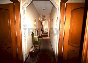 Hall / corridoio - Quadrilocale Viale Martiri della Libertà
 
63, Borgo Val di Taro - foto 22