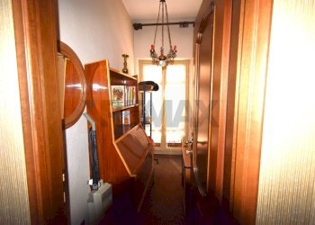 Hall / corridoio - Quadrilocale Viale Martiri della Libertà
 
63, Borgo Val di Taro - foto 27