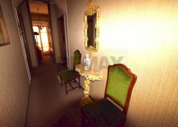 Hall / corridoio - Quadrilocale Viale Martiri della Libertà
 
63, Borgo Val di Taro - foto 31