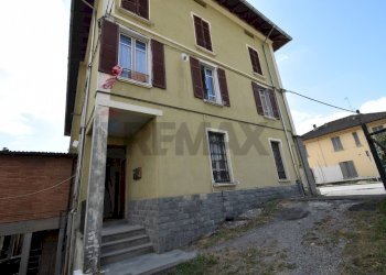 Edificio all\'aperto - Quadrilocale Viale Martiri della Libertà
 
63, Borgo Val di Taro - foto 33