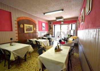 Sala da pranzo - Appartamento Viale Martiri della Libertà
 
63, Borgo Val di Taro - foto 8