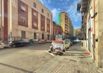 Edificio all\'aperto - Bilocale Via Riviera di Chiaia
 
23, Napoli - foto 5