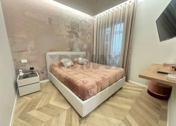 Camera / camera da letto - Quadrilocale Via Domenico Fontana
 
21, Napoli - foto 5