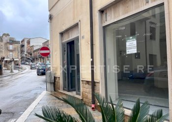 Foto 2 - Commercial Premises Via Giacomo Matteotti
 
8, Montemaggiore Belsito - photo 2